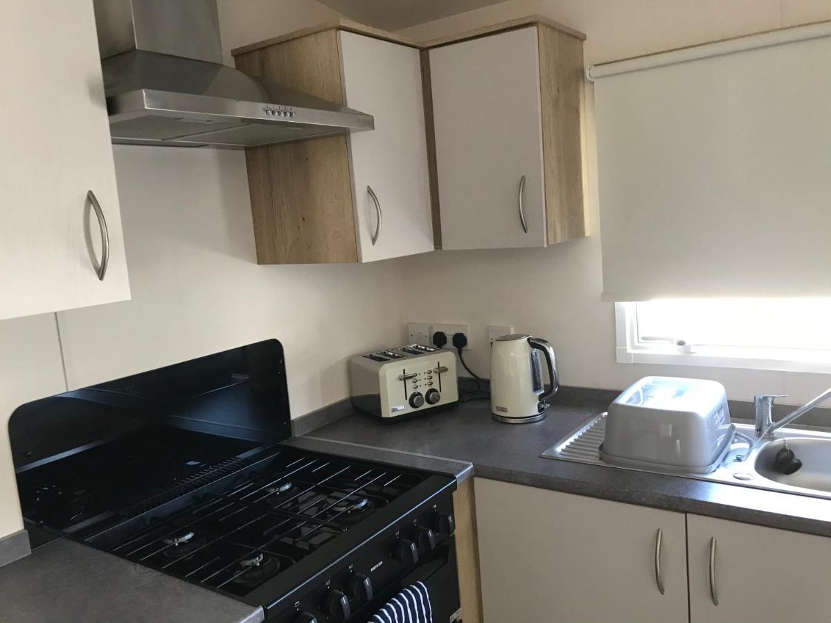 Exclusive 3 Bedroom Caravan, Sleeps 8 People At Parkdean Newquay Holiday Park, Cornwall, Uk Eksteriør bilde