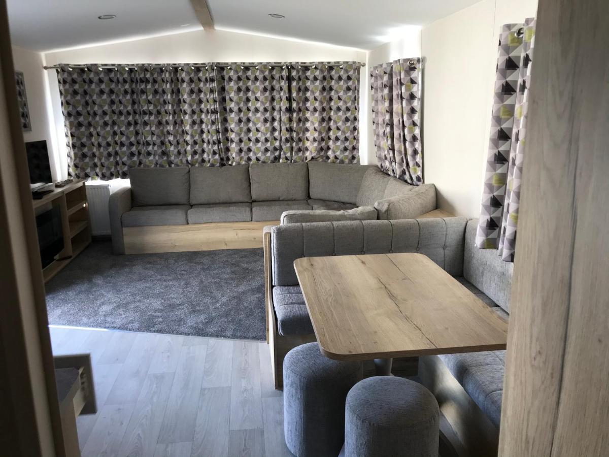 Exclusive 3 Bedroom Caravan, Sleeps 8 People At Parkdean Newquay Holiday Park, Cornwall, Uk Eksteriør bilde