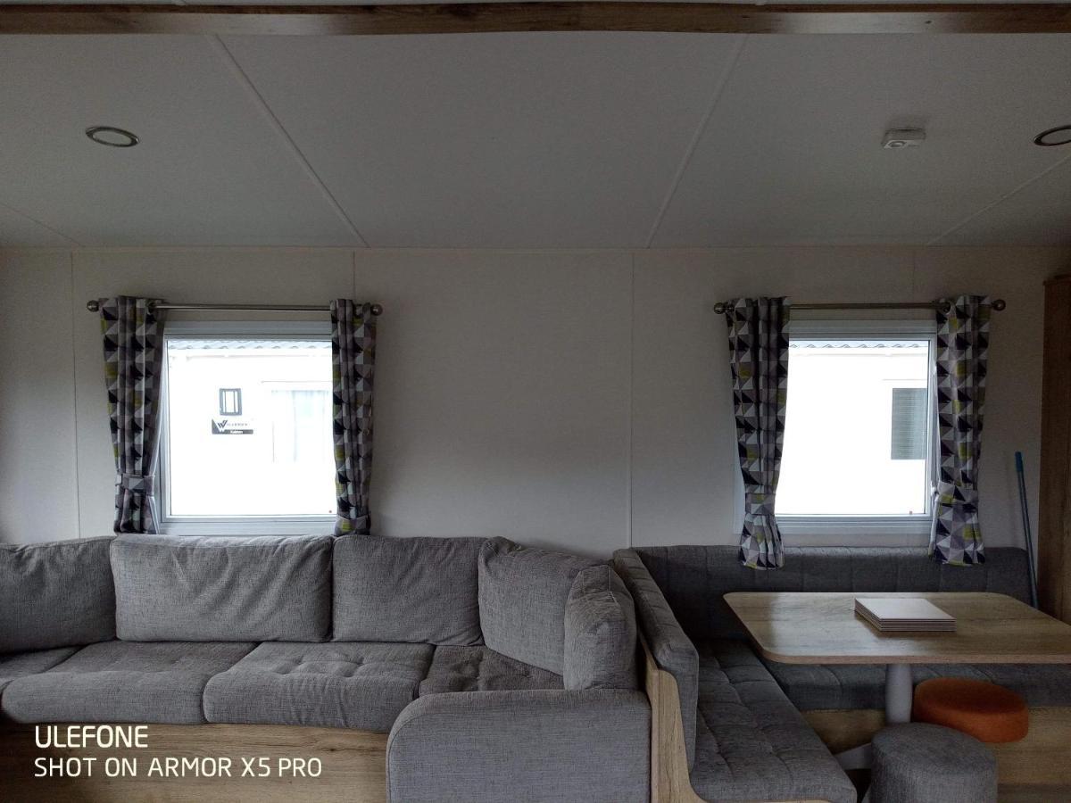 Exclusive 3 Bedroom Caravan, Sleeps 8 People At Parkdean Newquay Holiday Park, Cornwall, Uk Eksteriør bilde