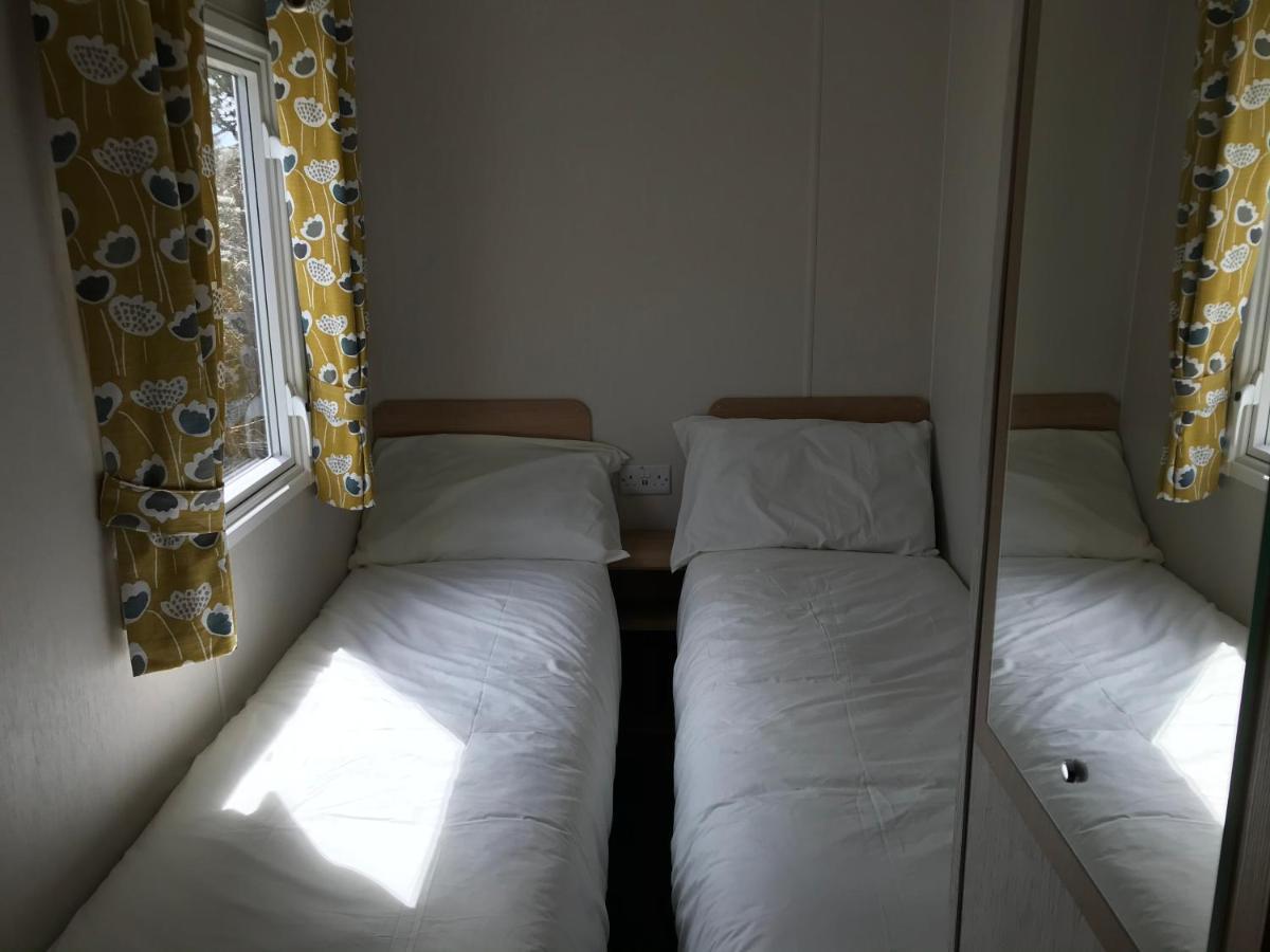 Exclusive 3 Bedroom Caravan, Sleeps 8 People At Parkdean Newquay Holiday Park, Cornwall, Uk Eksteriør bilde
