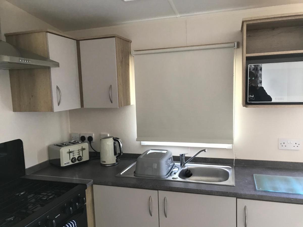 Exclusive 3 Bedroom Caravan, Sleeps 8 People At Parkdean Newquay Holiday Park, Cornwall, Uk Eksteriør bilde