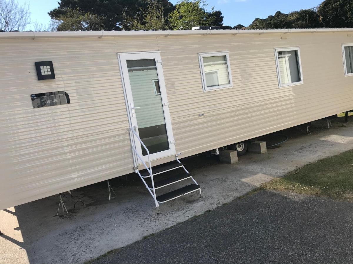 Exclusive 3 Bedroom Caravan, Sleeps 8 People At Parkdean Newquay Holiday Park, Cornwall, Uk Eksteriør bilde