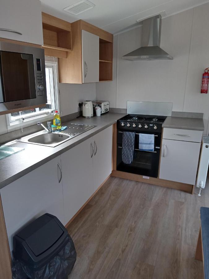 Exclusive 3 Bedroom Caravan, Sleeps 8 People At Parkdean Newquay Holiday Park, Cornwall, Uk Eksteriør bilde